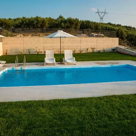 Villa Xenios Dias *
